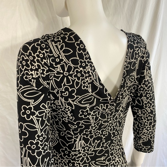 Cato Black & White Floral Twisted Front Low V-Neck Dress - Picture 4 of 7